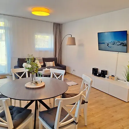 Flataid - Voll Ausgestattet Mit Parkplatz شقة Ludersdorf-Wilfersdorf