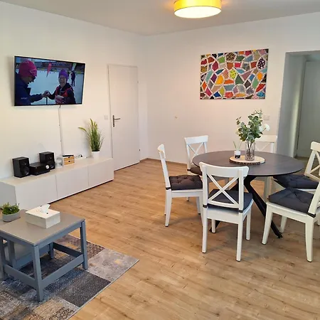 Flataid - Voll Ausgestattet Mit Parkplatz شقة *