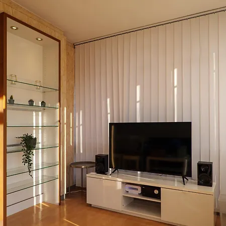 Flataid - Voll Ausgestattet Mit Parkplatz