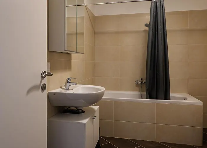 Flataid - Voll Ausgestattet Mit Parkplatz * Ludersdorf-Wilfersdorf