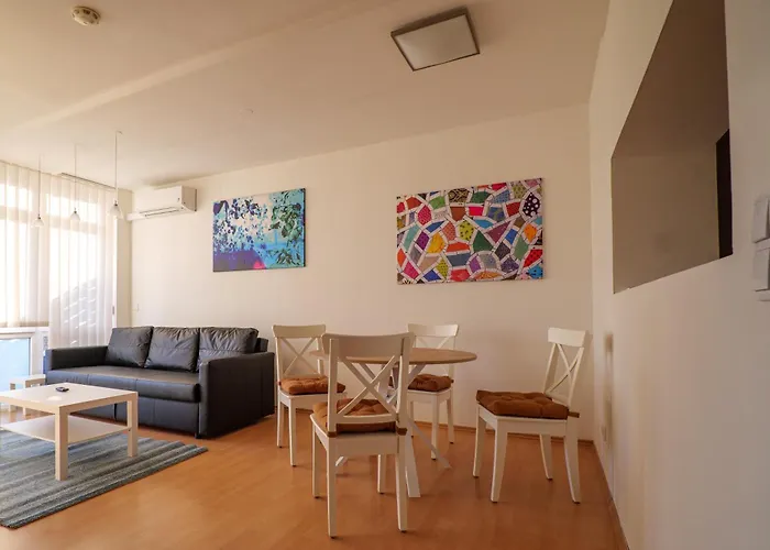 شقة Flataid - Voll Ausgestattet Mit Parkplatz