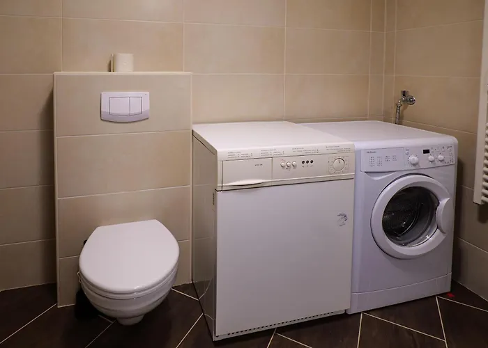 شقة Flataid - Voll Ausgestattet Mit Parkplatz