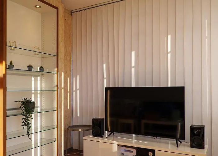 Flataid - Voll Ausgestattet Mit Parkplatz